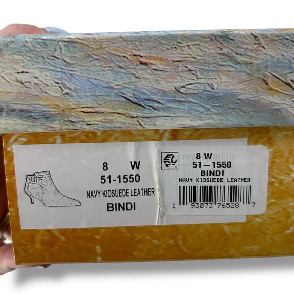 NEW Bella Vita Blue Suede Kitten Heels Size 8W Wide Buckle Pointed Toe Booties - Picture 13 of 13